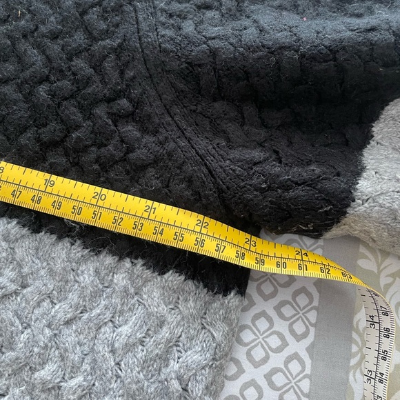 RW&Co Fancy Cable-Snitch Crew-Neck Sweater (Black & Grey) - Picture 3 of 4